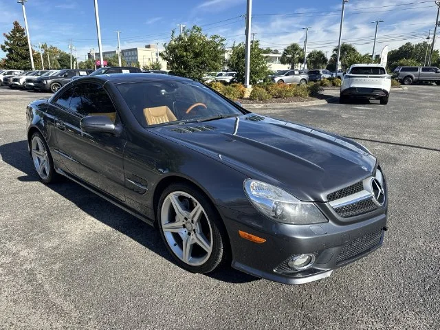 Used 2011 Gray Mercedes-Benz SL 550 image 3