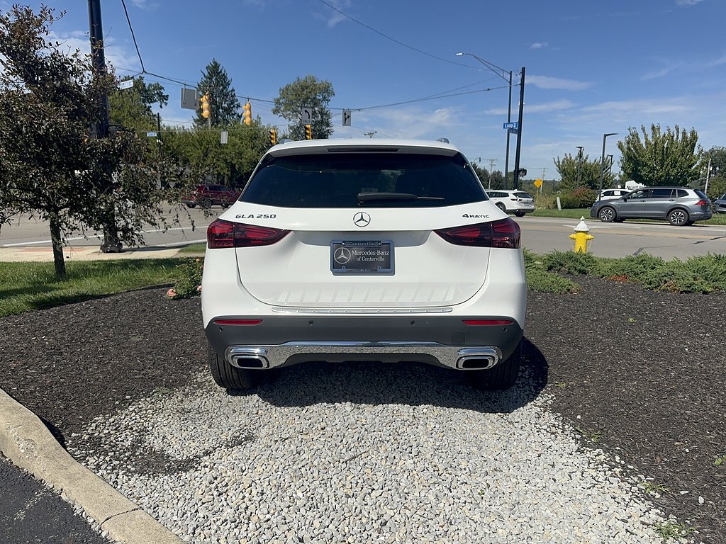 New 2026 Polar White Mercedes-Benz GLA 250 4MATIC® image 3