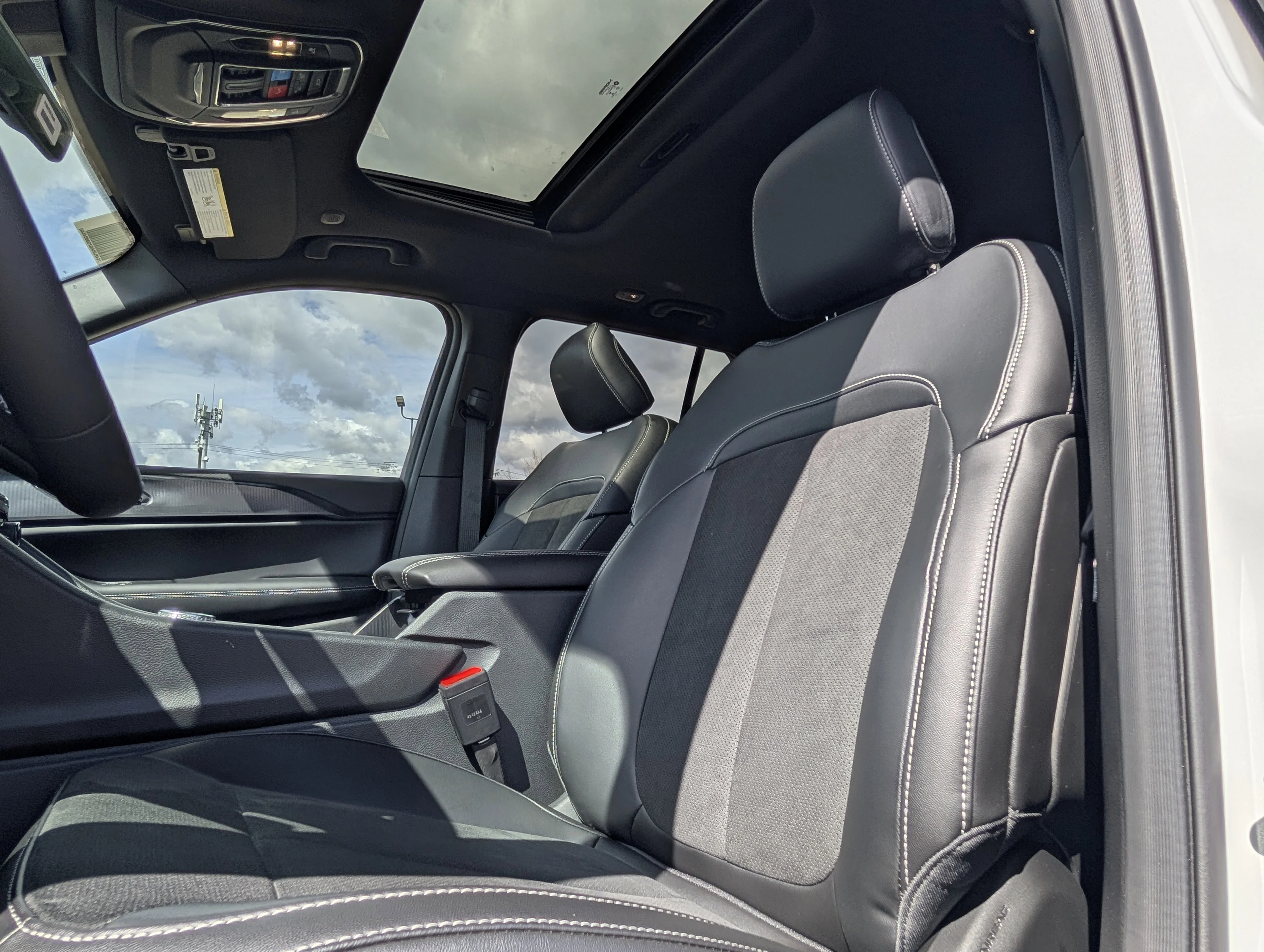 New 2025 Bright White Jeep Altitude image 19