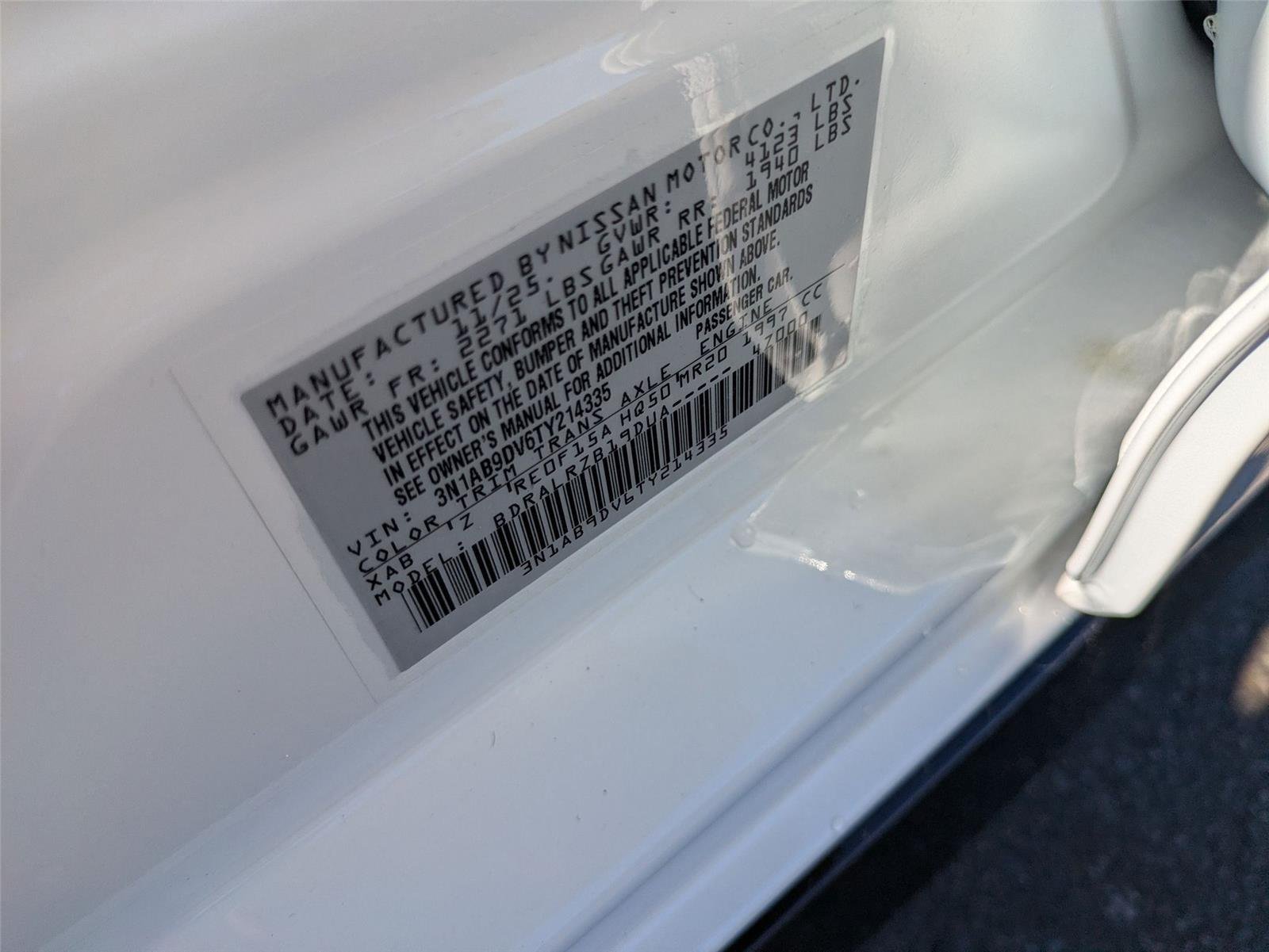 New 2026 Aspen White TriCoat / Super Black Two-tone Nissan SR image 33