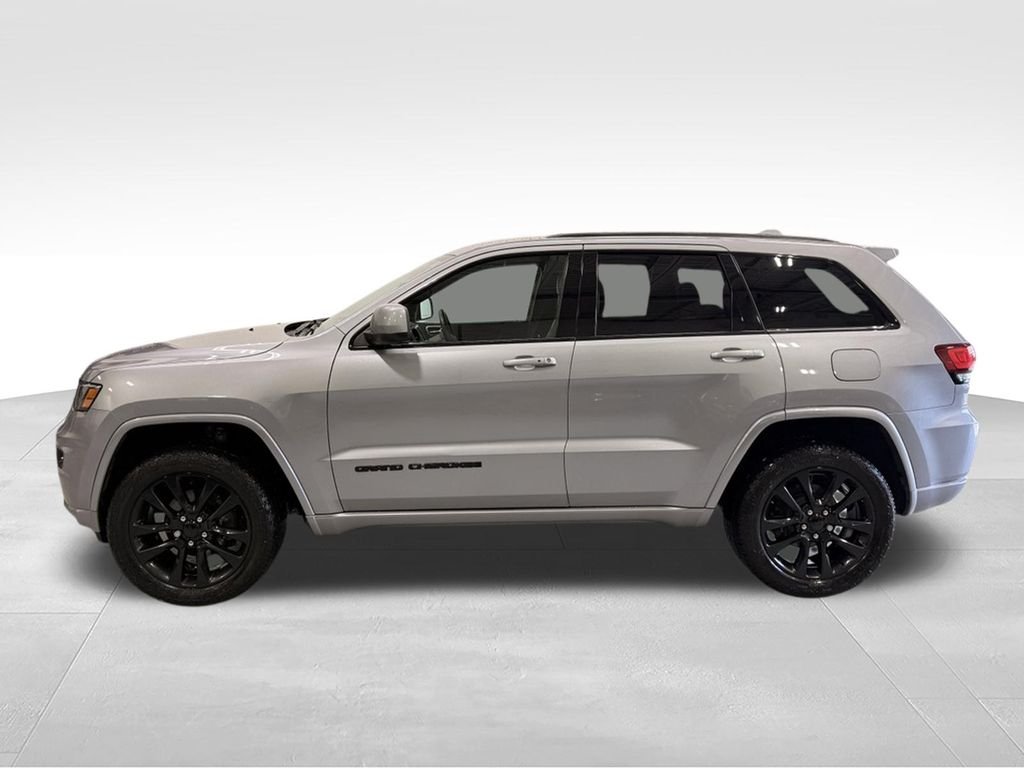 Used 2018 Jeep Grand Cherokee Altitude with VIN 1C4RJFAG3JC148355 for sale in Golden Valley, Minnesota