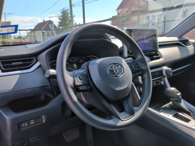 Used 2025 Silver Toyota XLE image 23