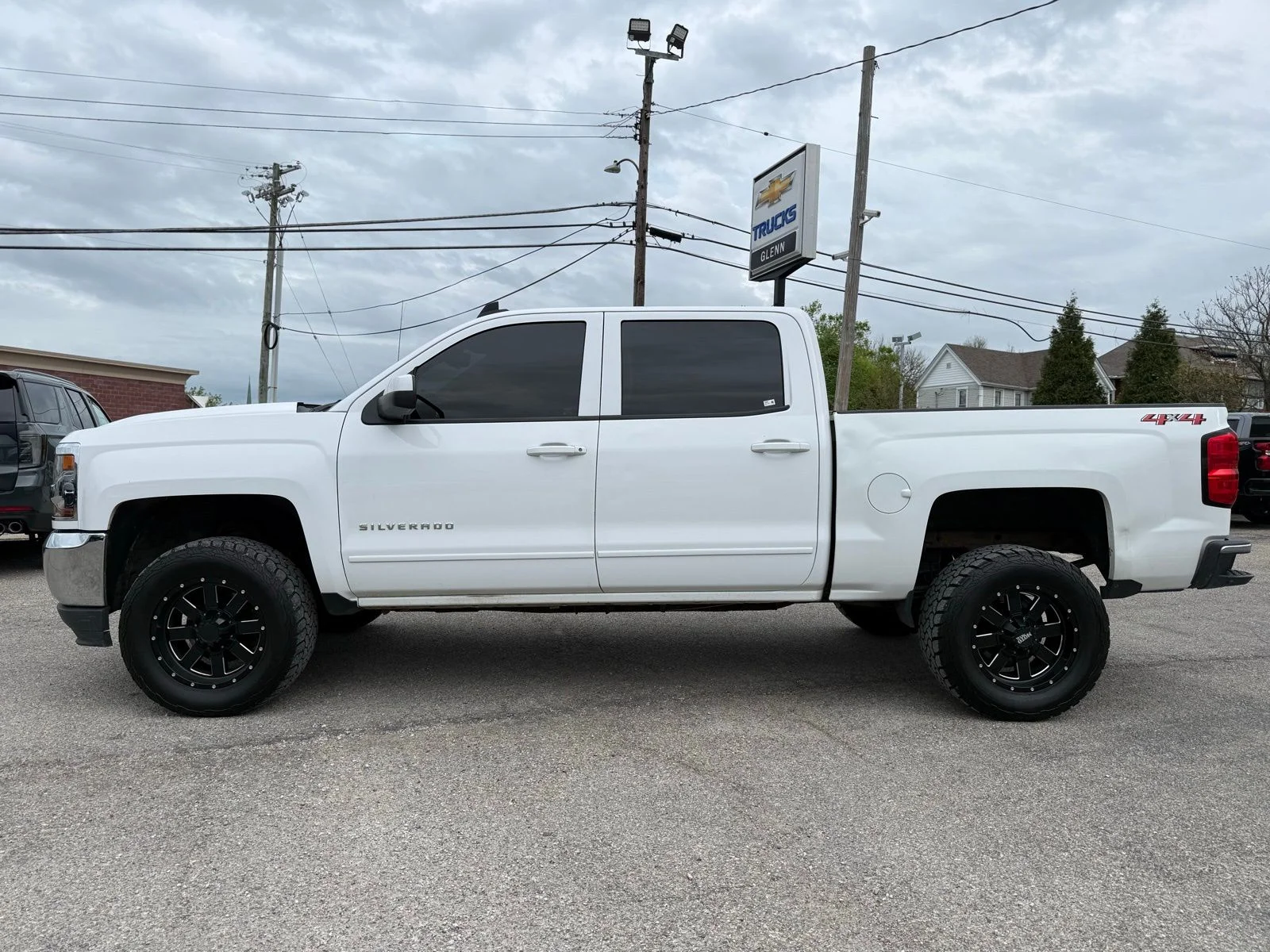 Used 2018 White Chevrolet LT image 5