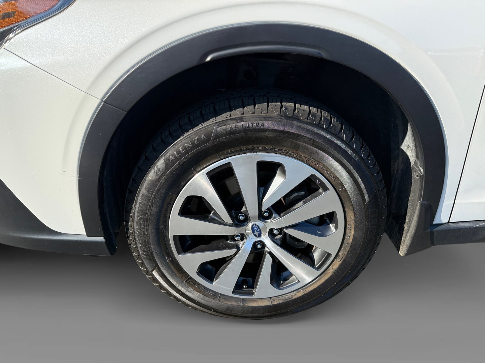 Used 2021 Crystal White Pearl Subaru Premium image 9