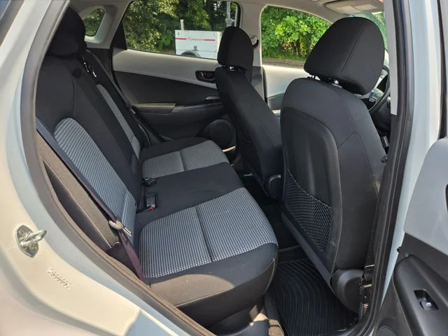 Used 2021 White Hyundai SEL image 19