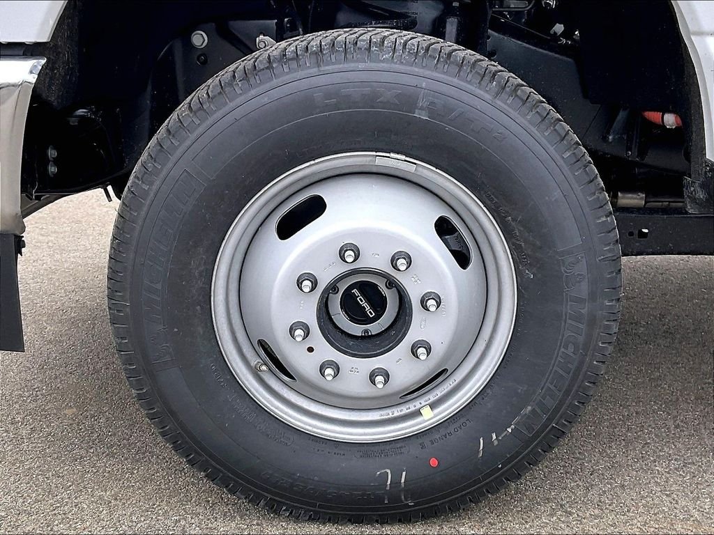 2026 Ford F-350 Super Duty Chassis Cab XL - Photo 7