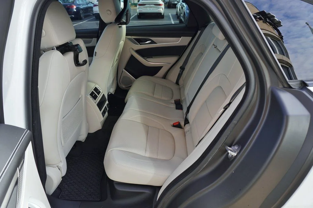 Used 2025 White Jaguar P400 R-Dynamic S image 27