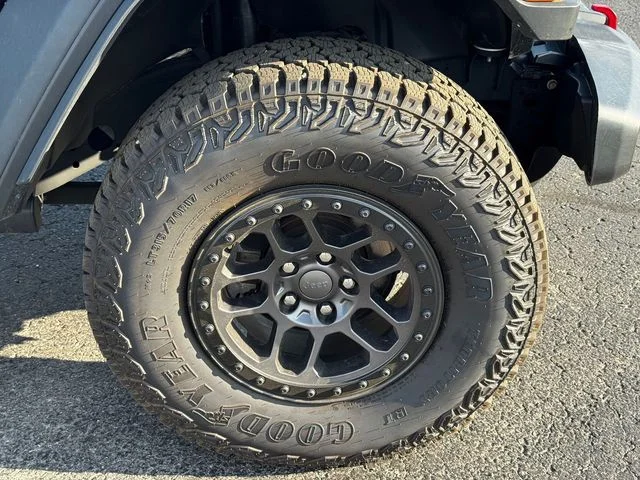 Used 2022 Black Jeep Unlimited Rubicon image 9