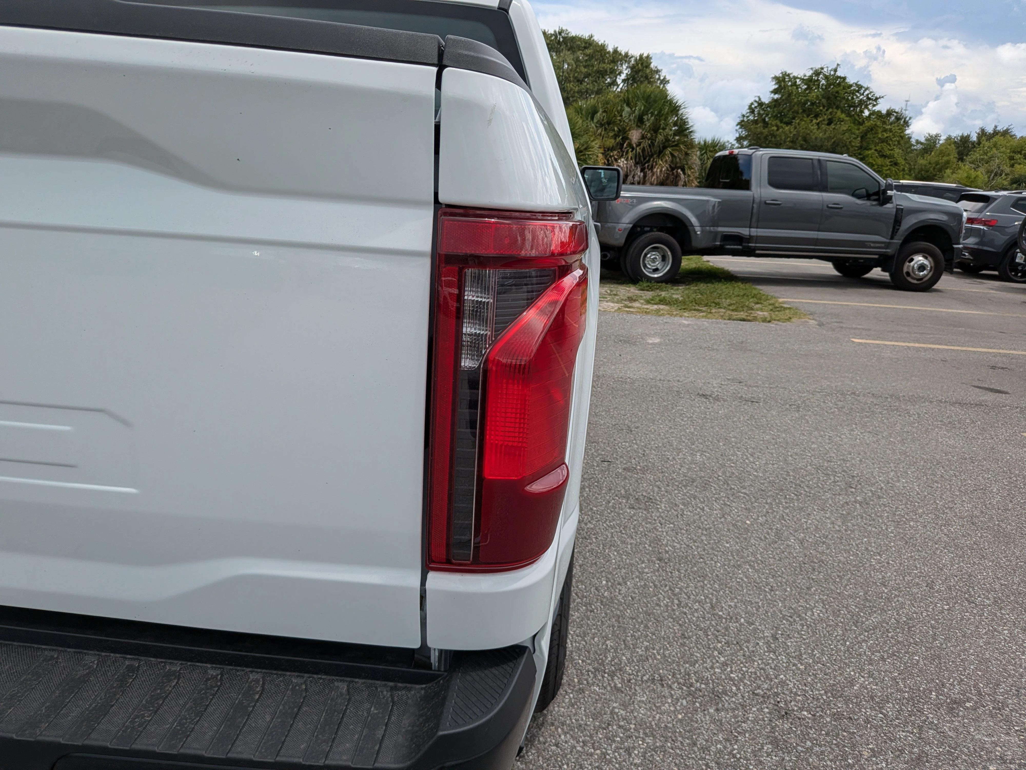 New 2026 Oxford White Ford XL image 11