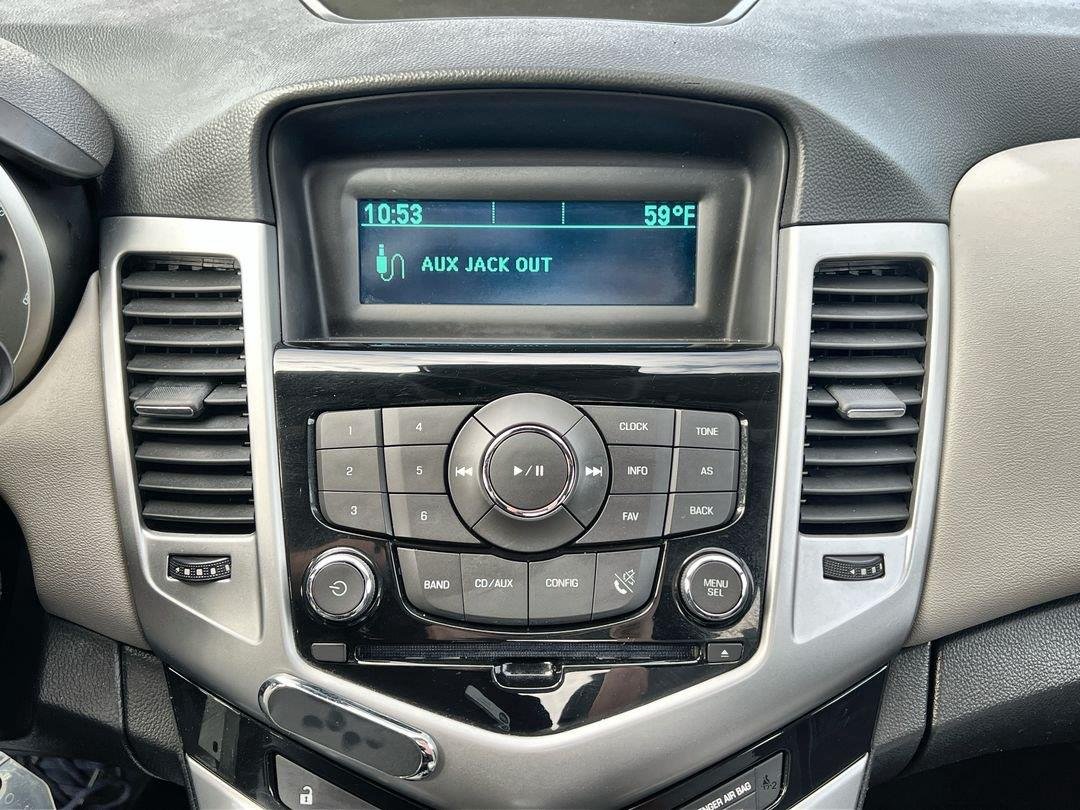 Used 2013 Summit White Chevrolet LS image 18