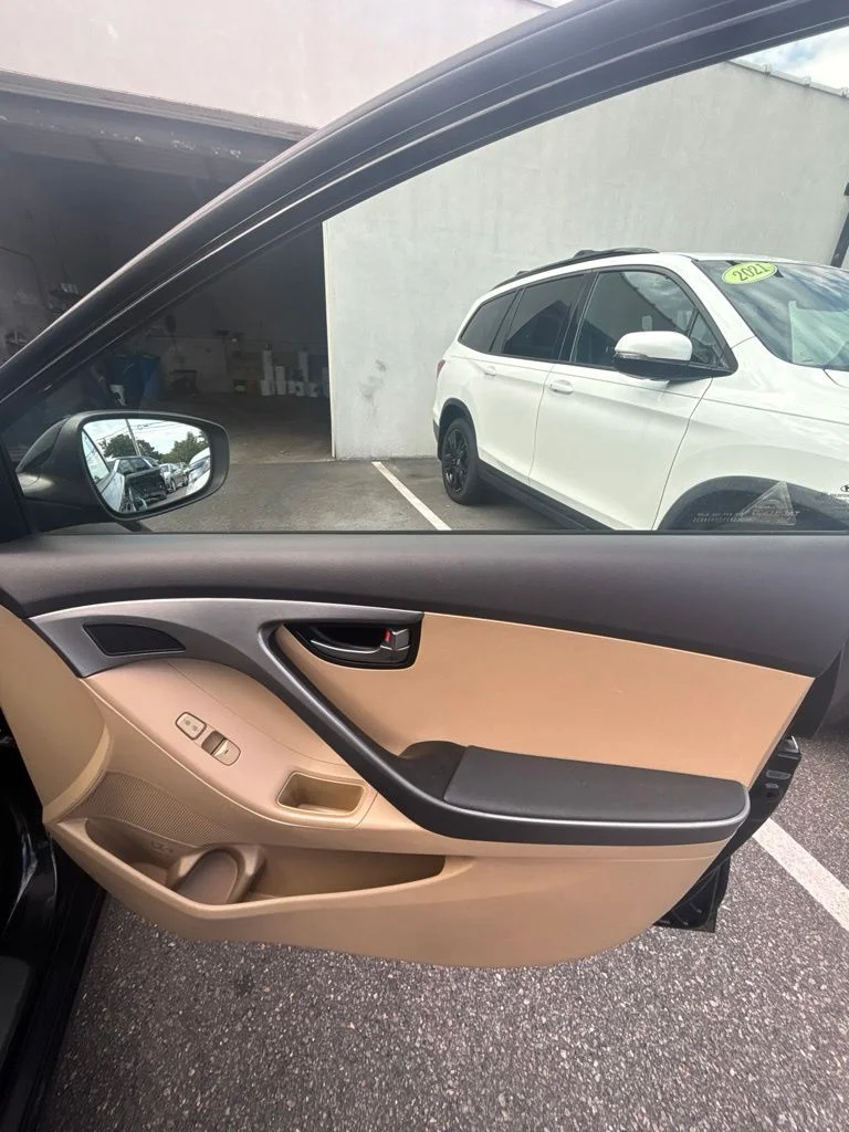 Used 2013 Black Hyundai GLS image 23
