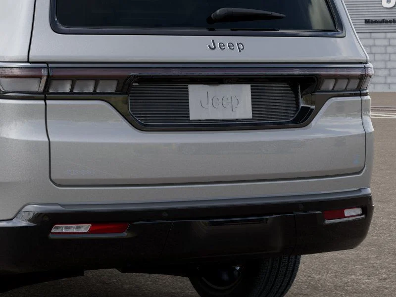 New 2026 Silver-Zynith Exterior Paint Jeep  image 13