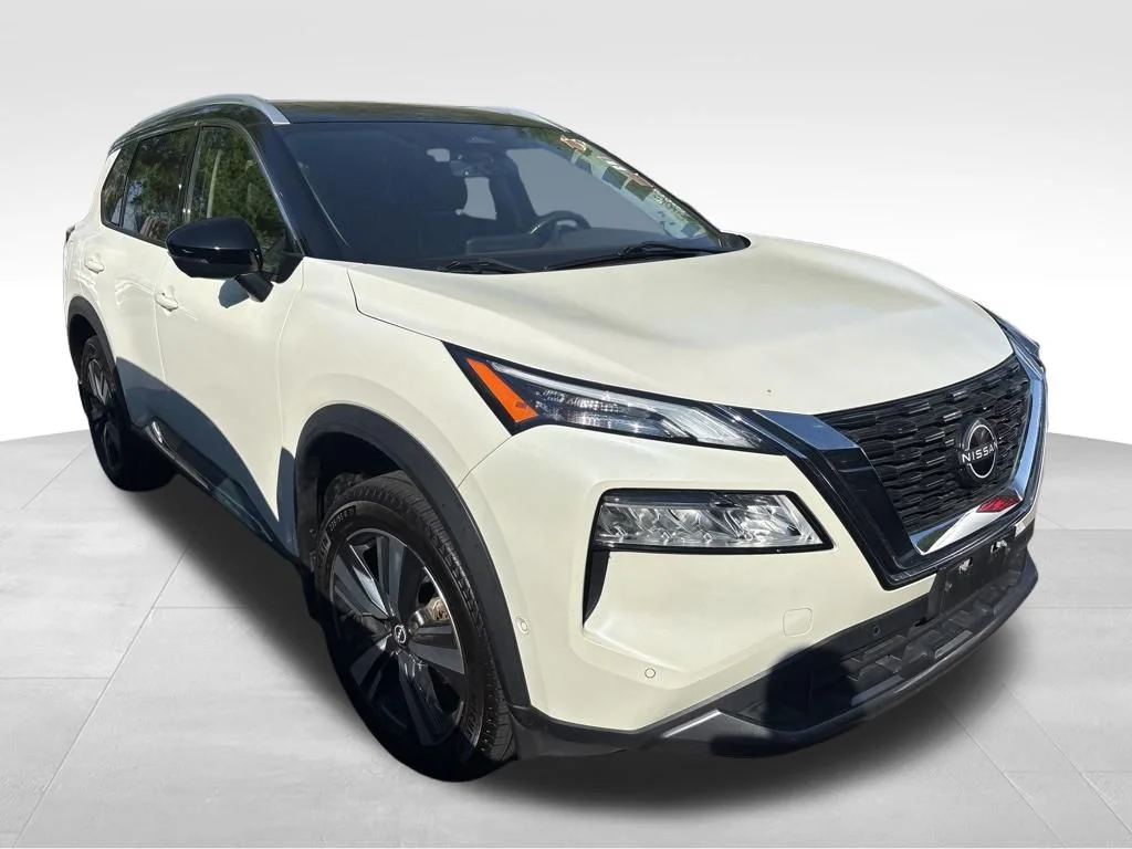 Used 2023 White Nissan SL image 7
