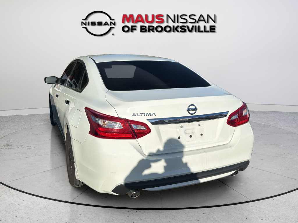 Used 2017 White Nissan 2.5 S image 7