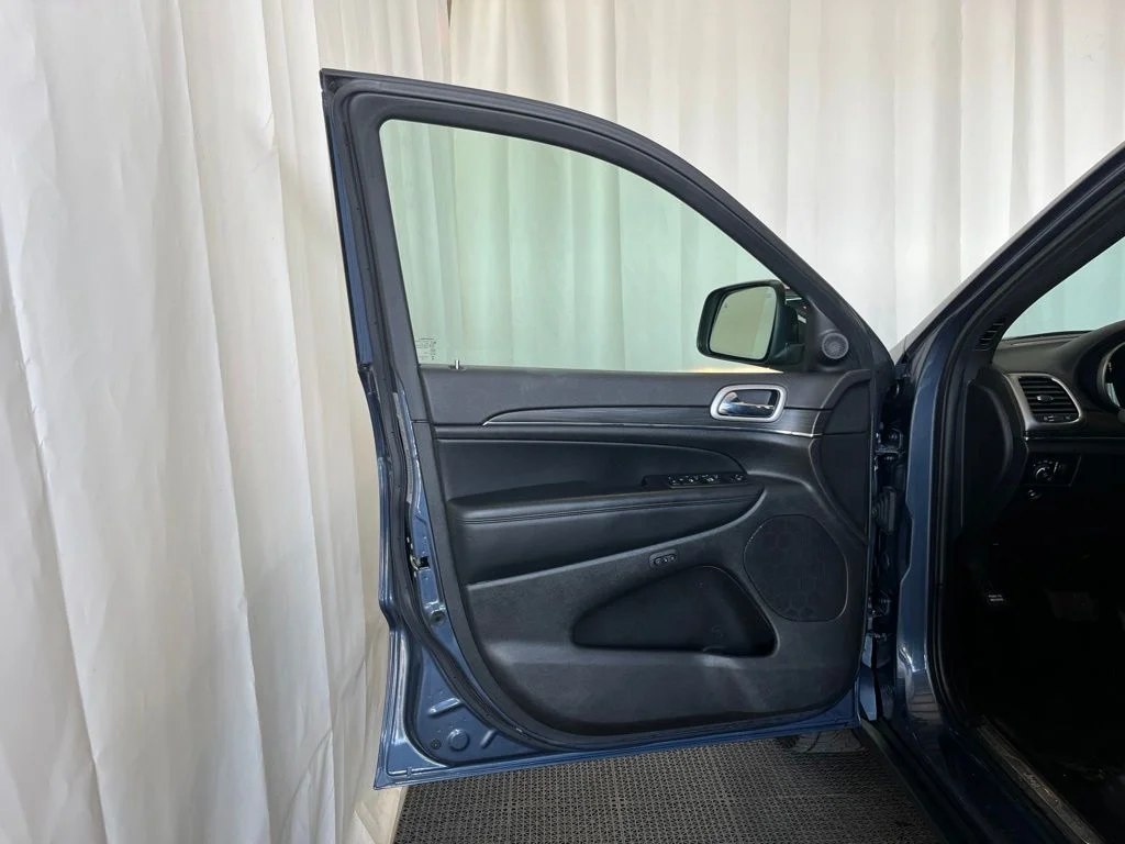 Used 2020 Blue Jeep Limited image 19