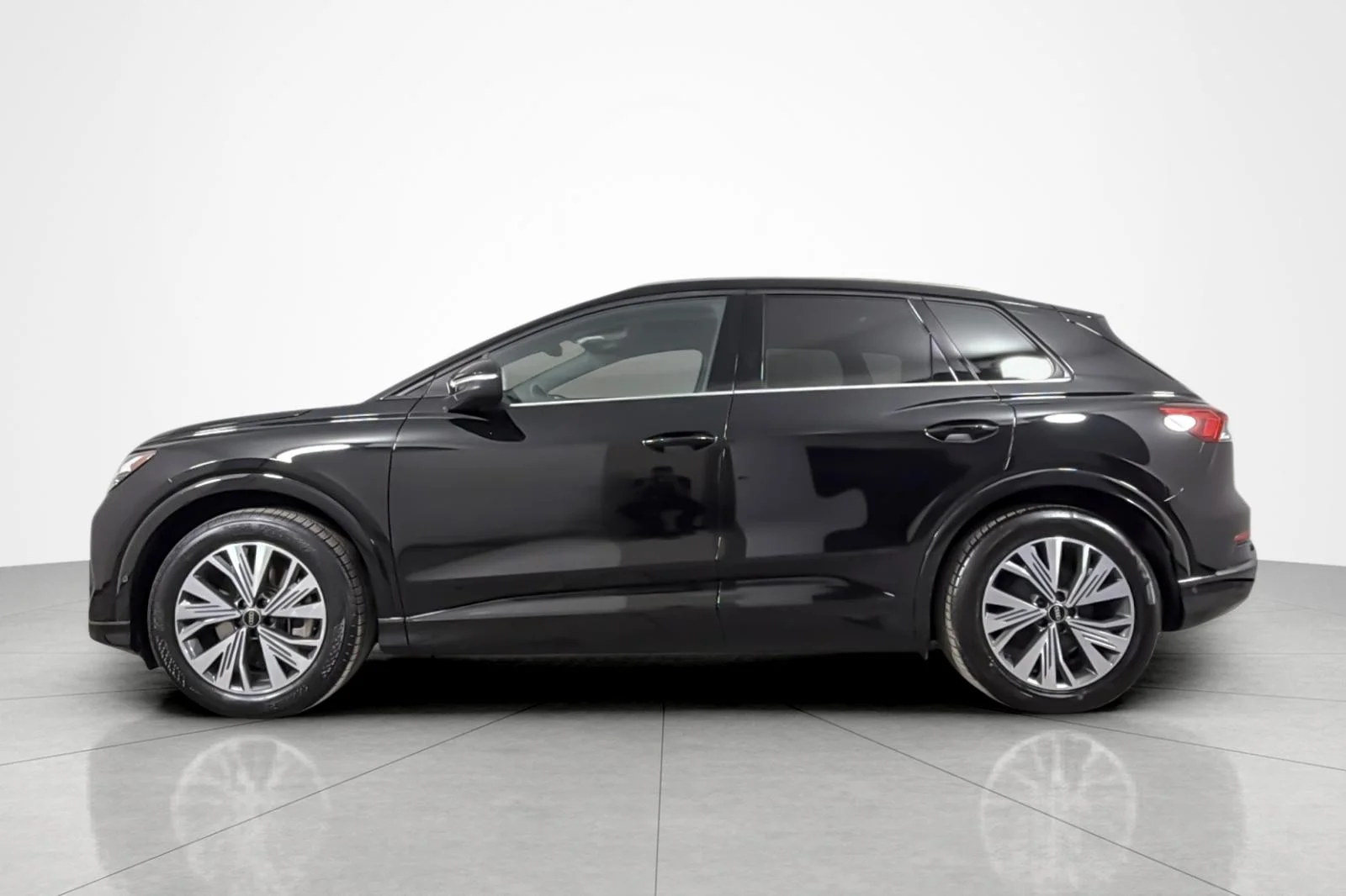 Used 2023 Mythos Black Metallic Audi Premium Plus 40 RWD image 2