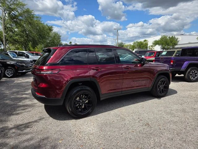 New 2026 Velvet Red Pearl-Coat Exterior Paint Jeep Altitude image 11