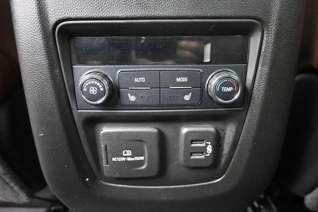 Used 2018 White Buick Avenir image 17