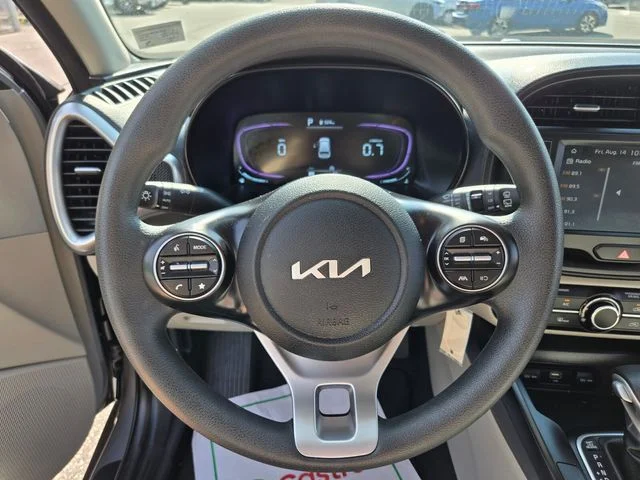 Used 2025 Silver Kia  image 31