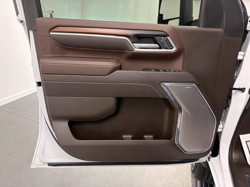 Used 2025 White GMC Denali image 11