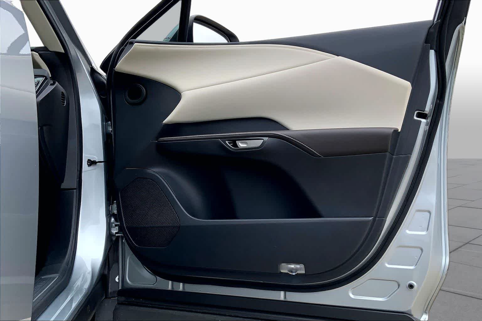 Used 2024 Iridium Lexus  image 22