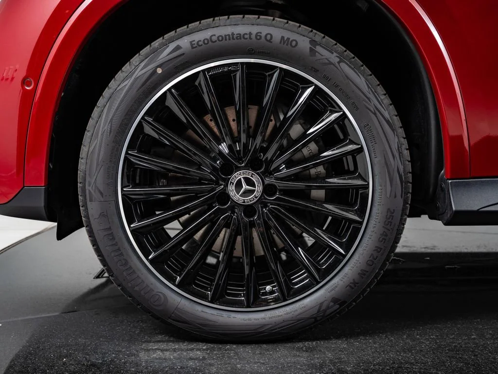 New 2026 Manufaktur Patagonia Red Mercedes-Benz GLC 300 image 13