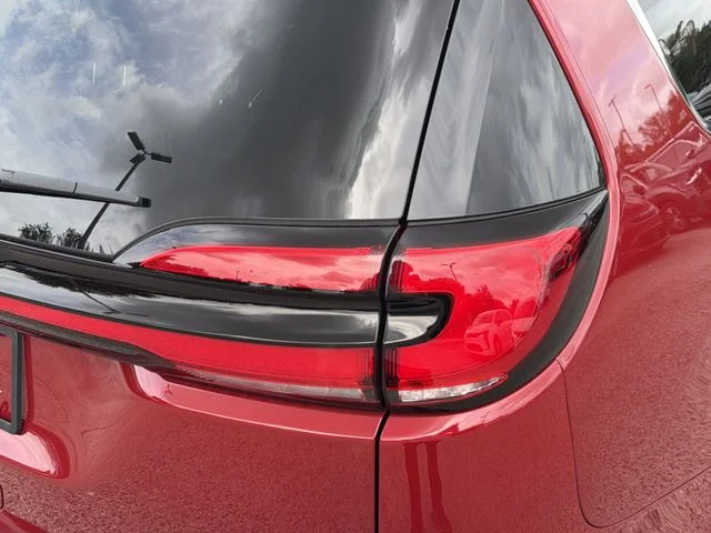New 2027 Red Hot Pearl-Coat Exterior Paint Chrysler Select image 9