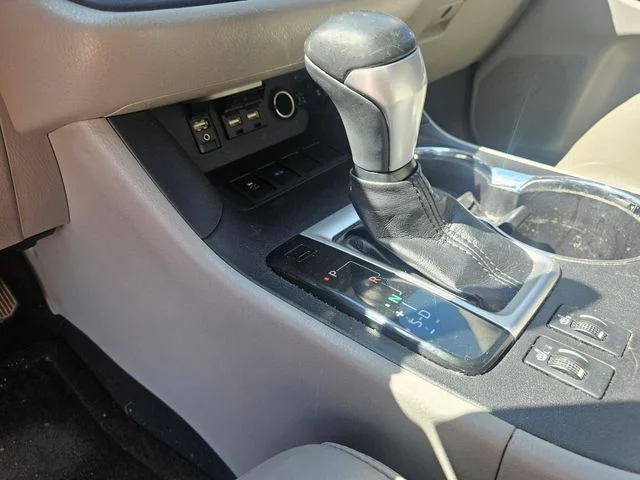 Used 2019 Silver Toyota XLE image 23