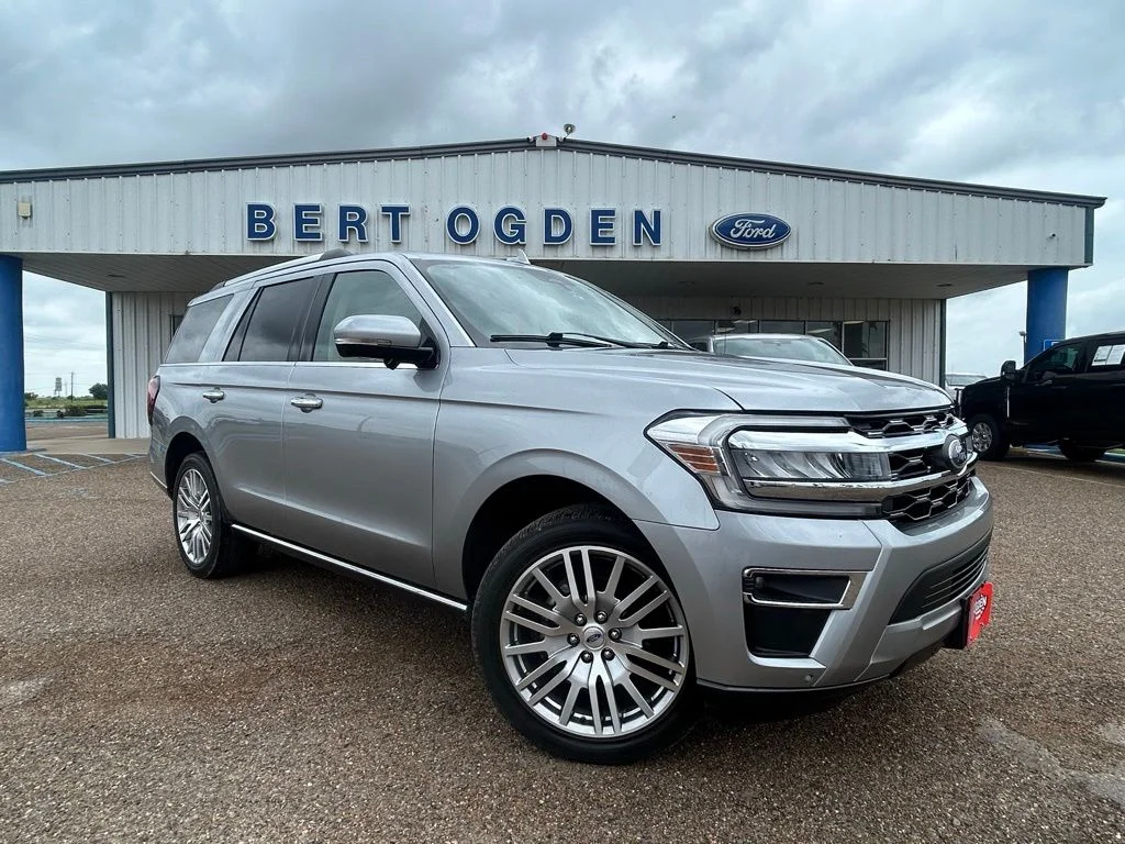 Used 2023 Silver Ford Limited image 1
