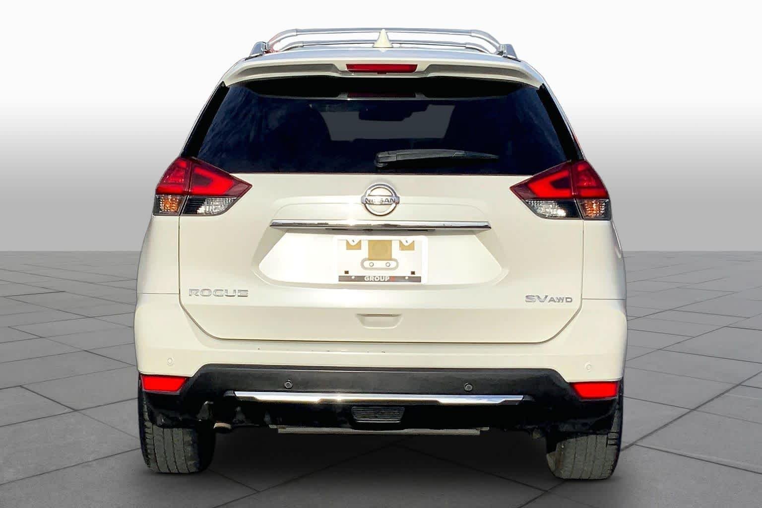 Used 2020 Pearl White Tricoat Nissan SV image 5