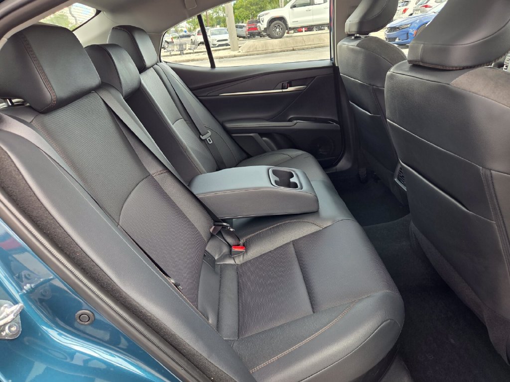 2025 Toyota Camry XLE - Photo 15