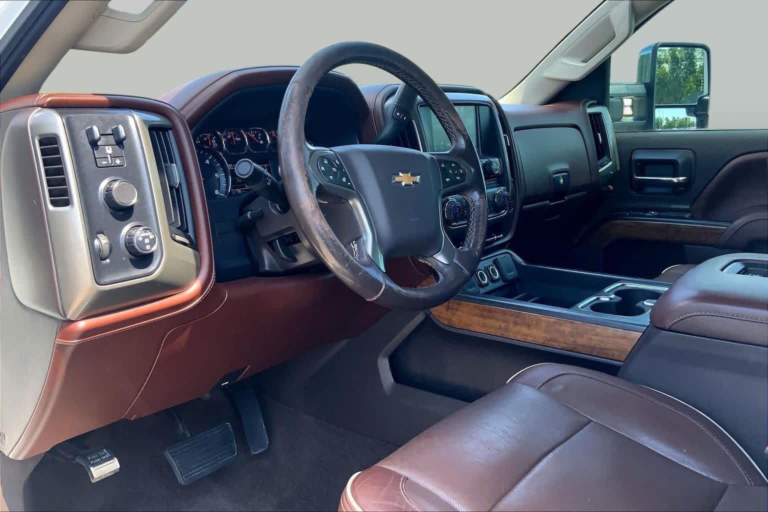 Used 2016 Summit White Chevrolet High Country image 15