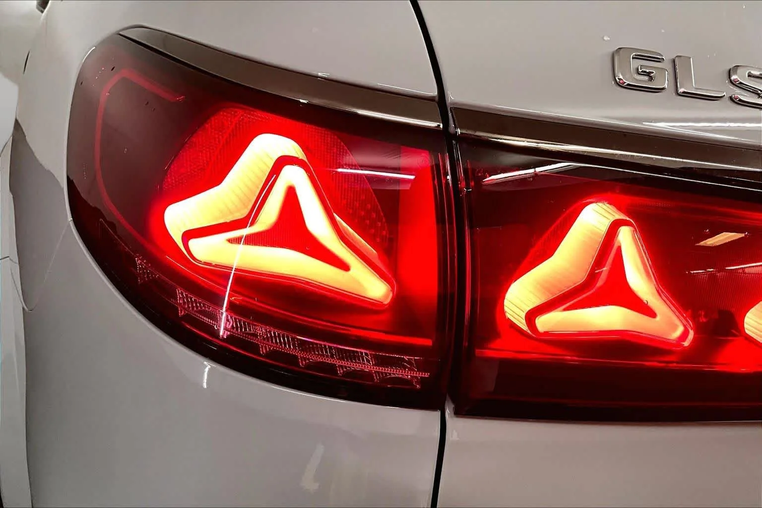 New 2027 MANUFAKTUR Alpine Grey Mercedes-Benz GLS 450 image 6