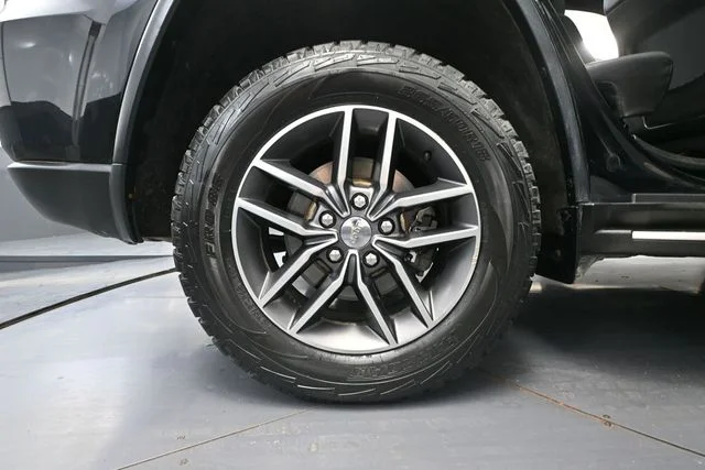 Used 2017 Black Jeep Limited image 14