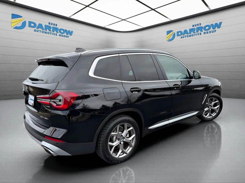 Used 2023 Black BMW xDrive30i image 5