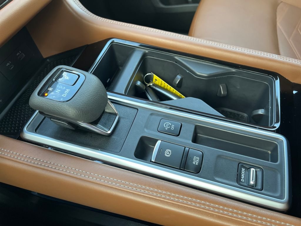 Used 2025 Gray Nissan Platinum image 21