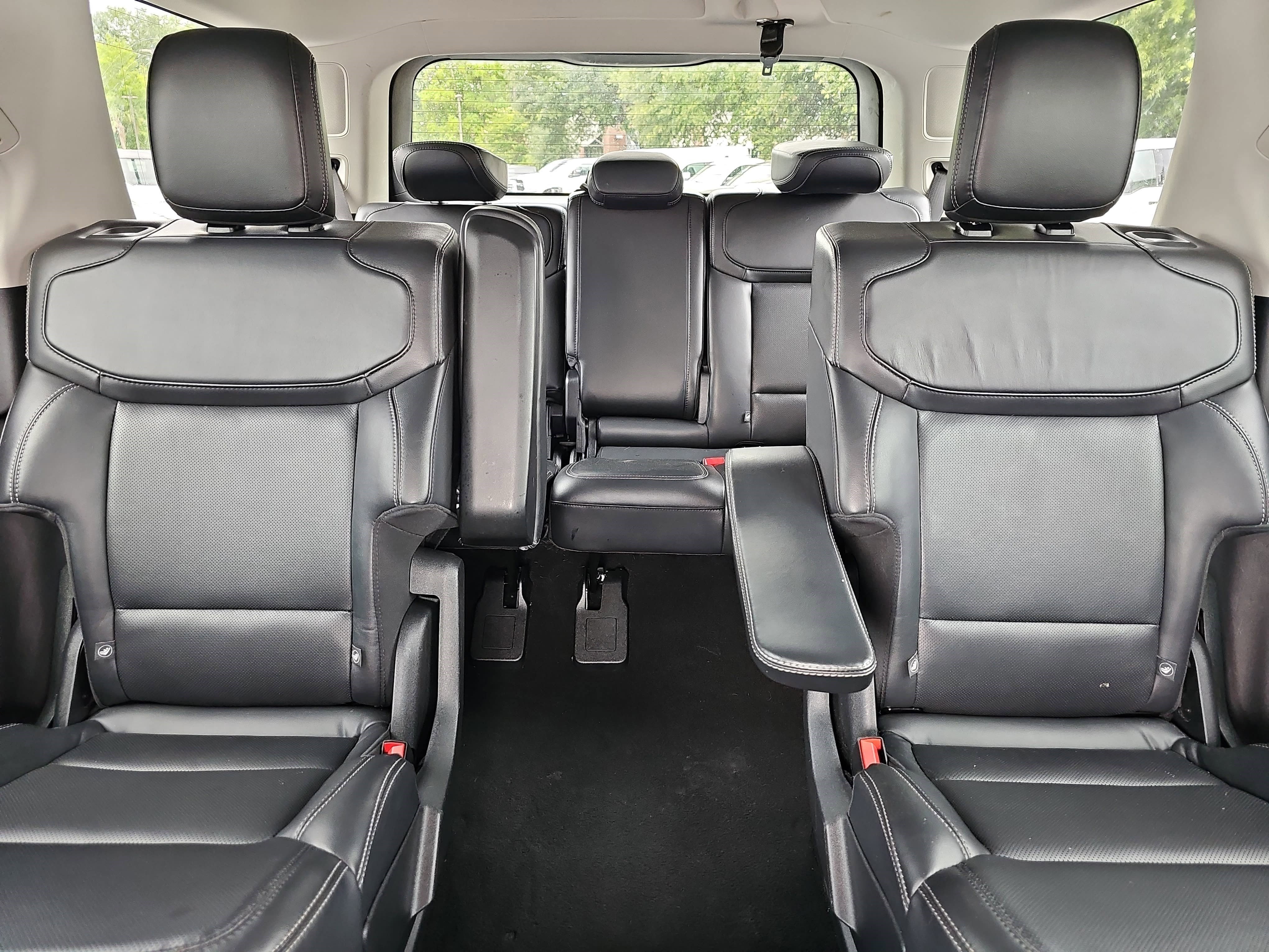 Certified Used 2025 Oxford White Ford Platinum image 26