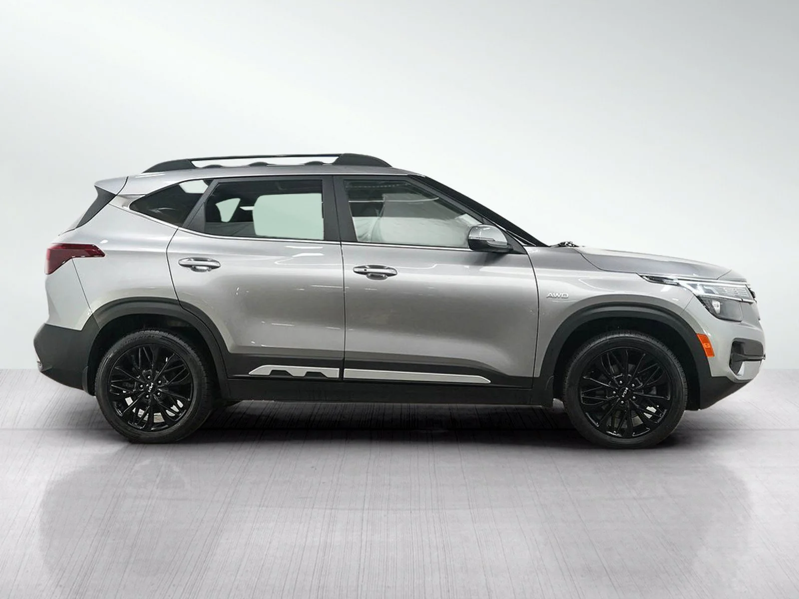 Used 2022 Steel Gray Kia Nightfall DCT AWD image 7