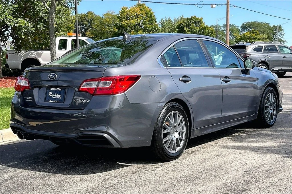 Used 2018 Gray Subaru 2.5i image 16