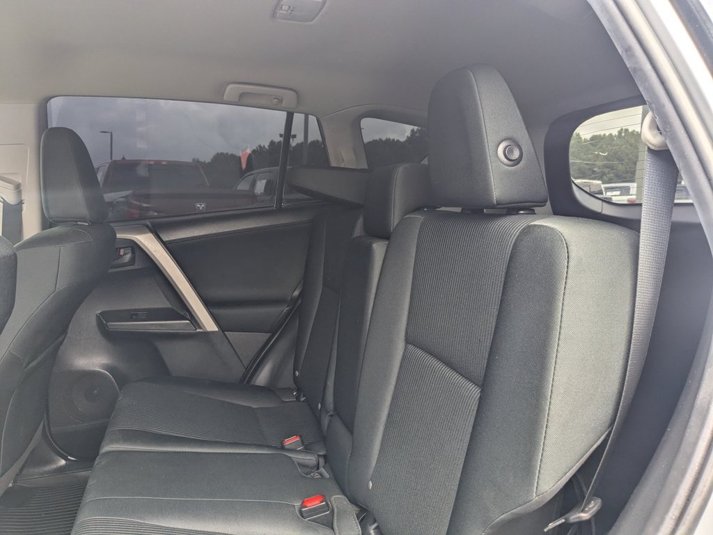 Used 2018  Toyota LE image 22