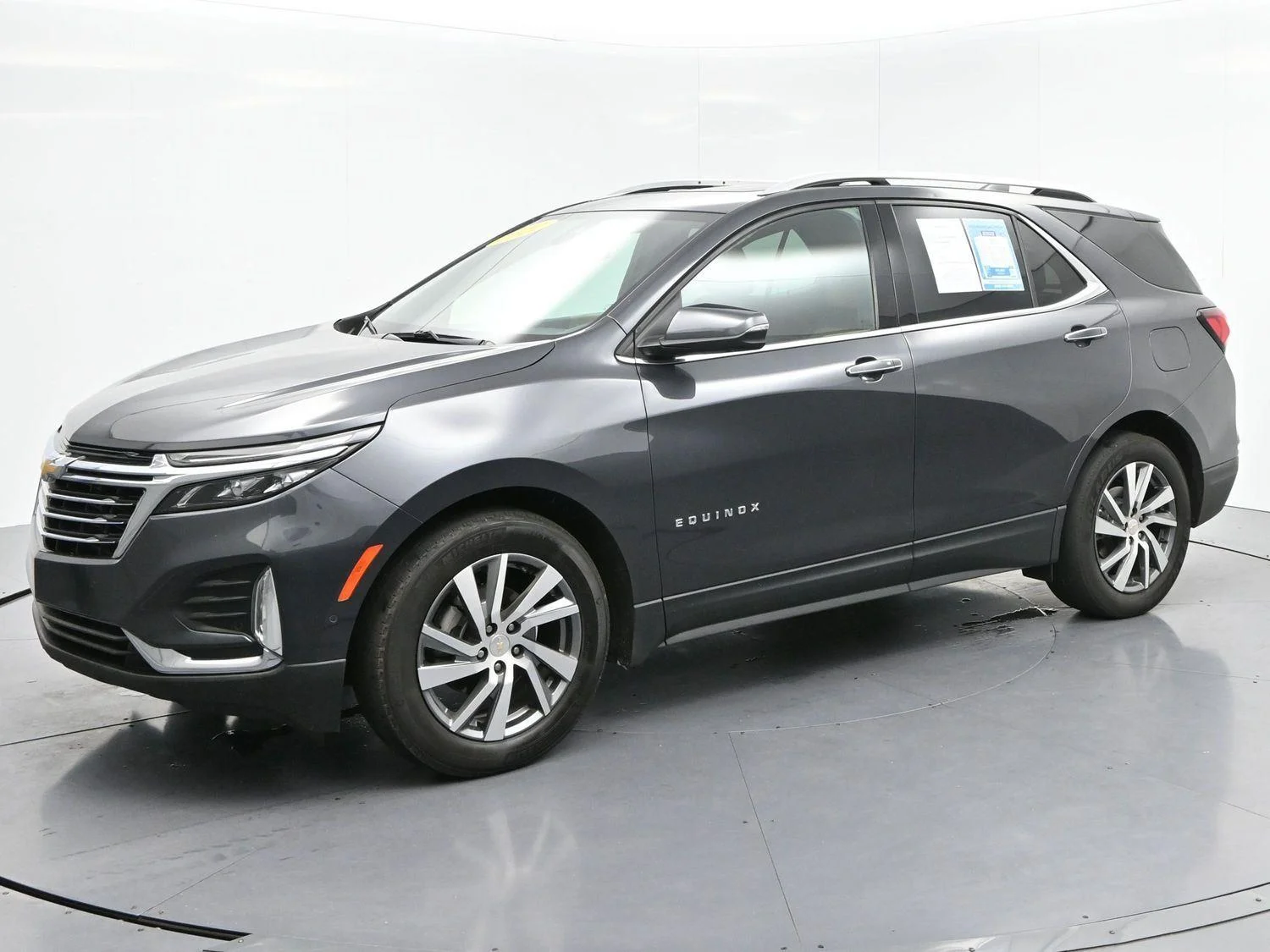 Used 2022 Iron Gray Metallic Chevrolet Premier image 3