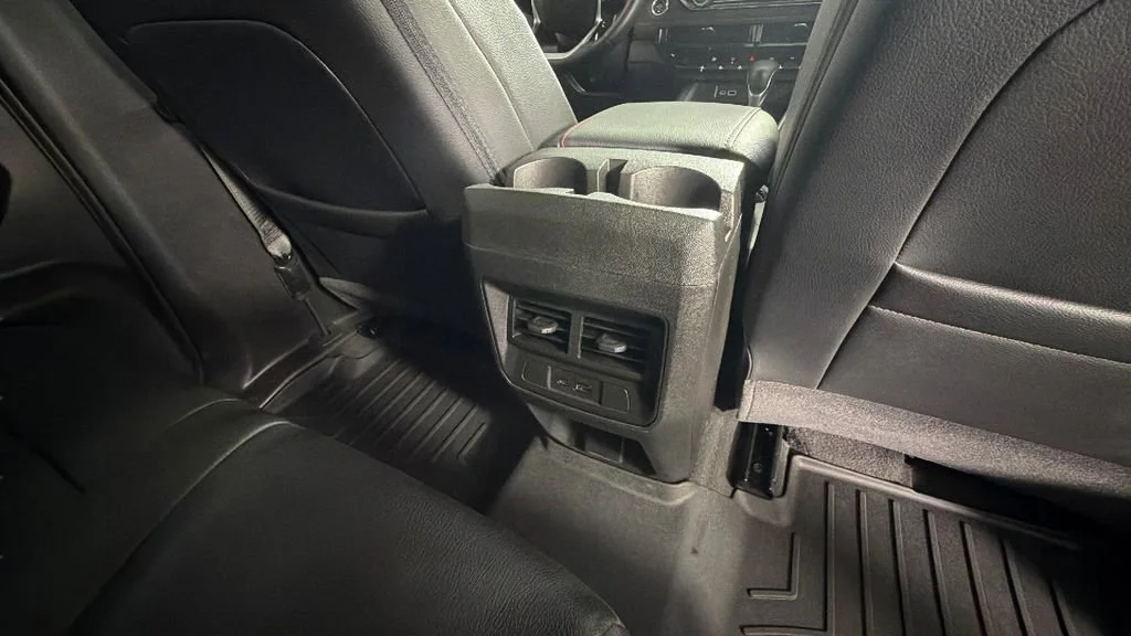 Used 2024 Black Chevrolet Z71 image 30