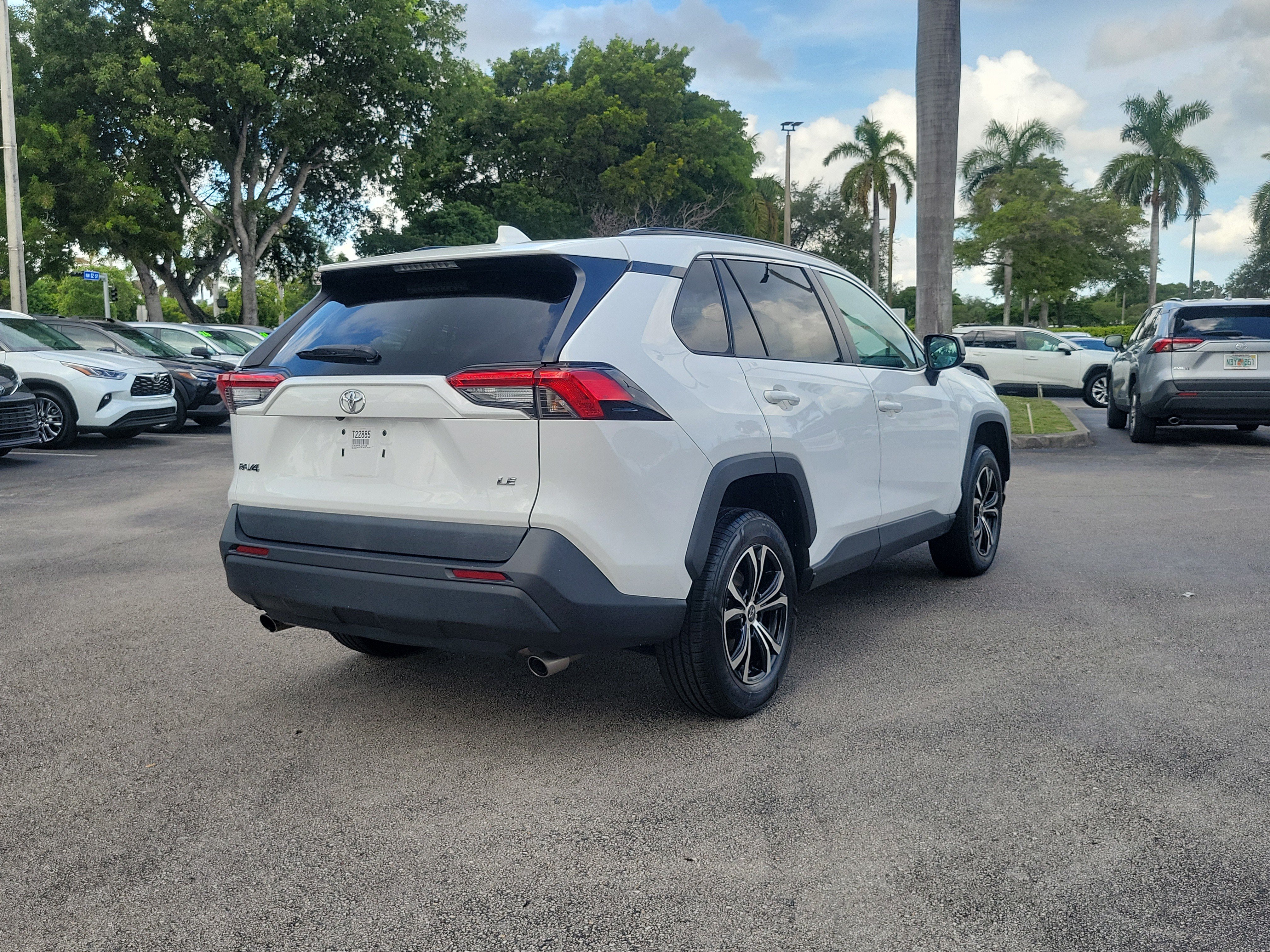 Used 2020 Super White Toyota LE image 5