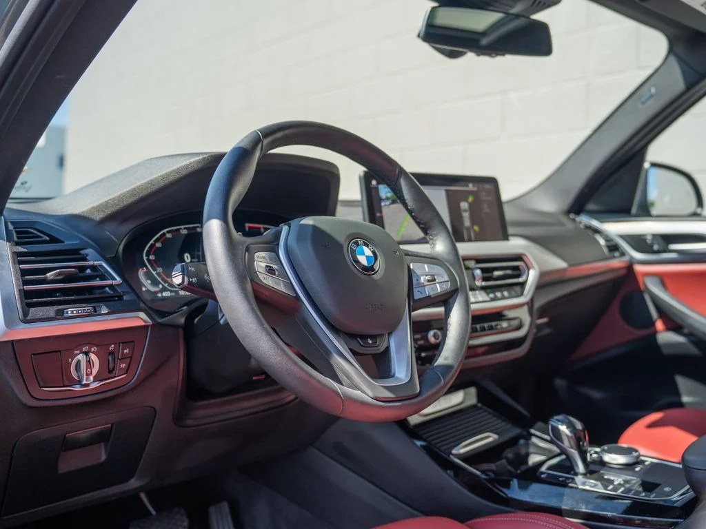 Used 2024 Gray BMW xDrive30i image 4