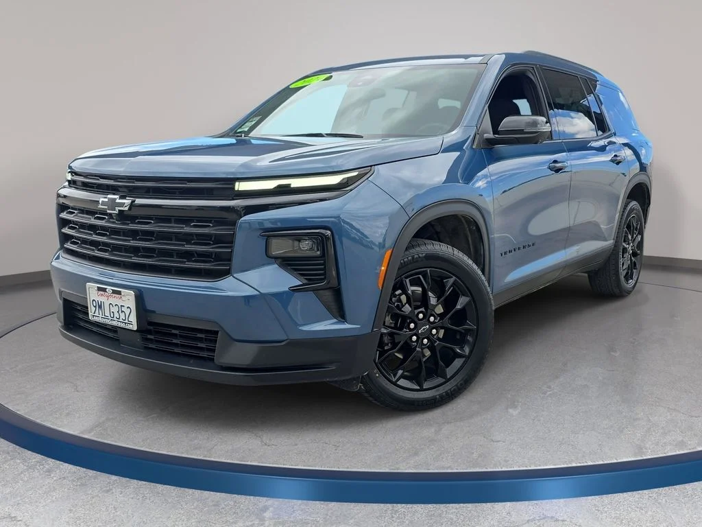 2024 Chevrolet Traverse FWD LT's photo