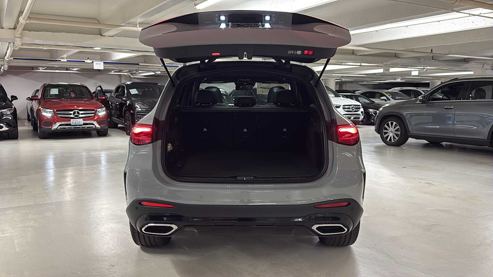 New 2026 MANUFAKTUR Alpine Grey Mercedes-Benz GLC 300 image 7