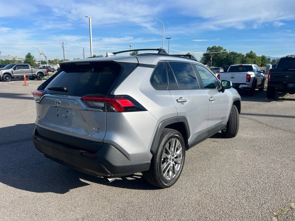 Used 2021 Silver Sky Metallic Toyota XLE Premium image 6