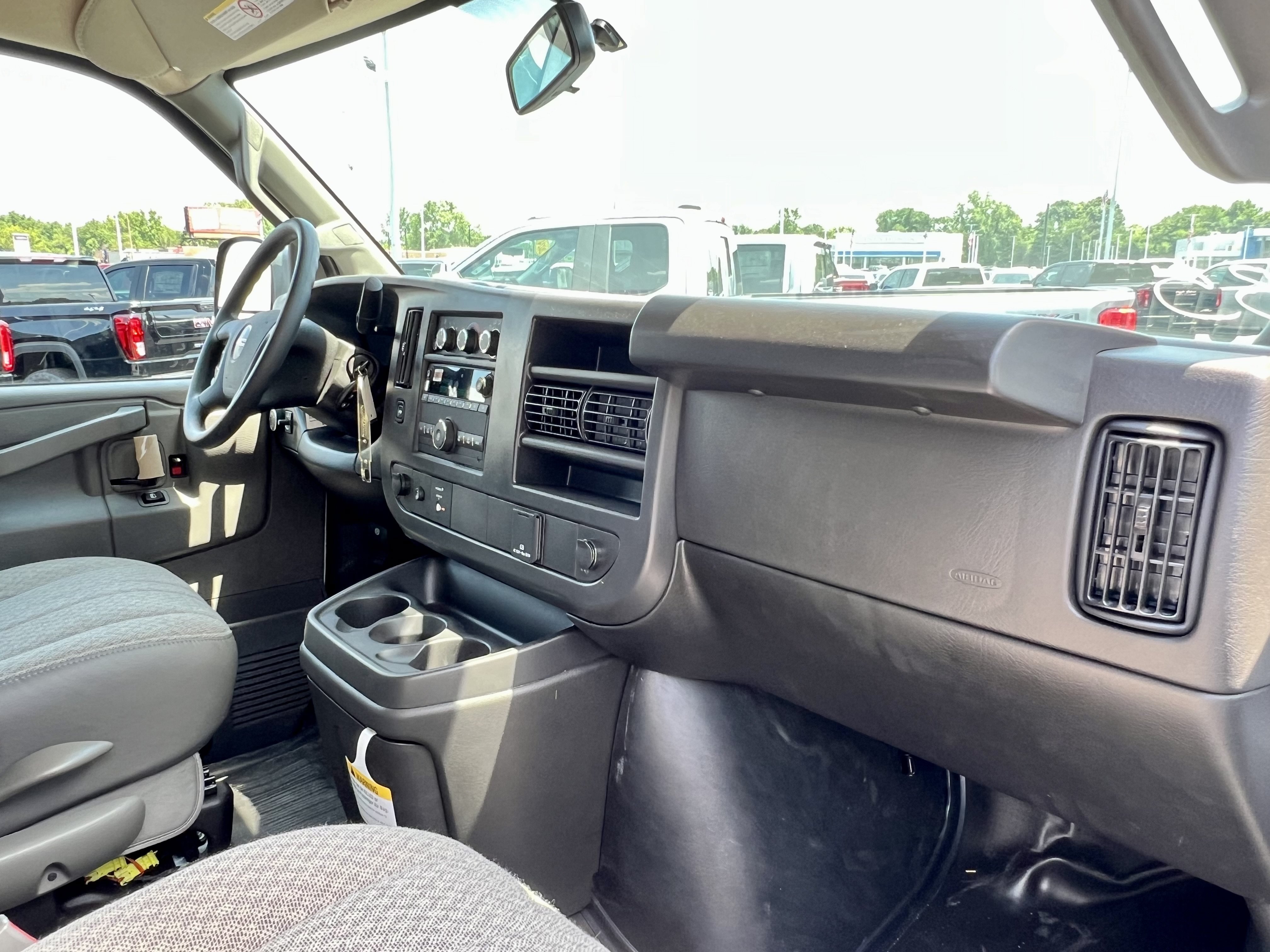 New 2026 Summit White GMC Work Van image 24