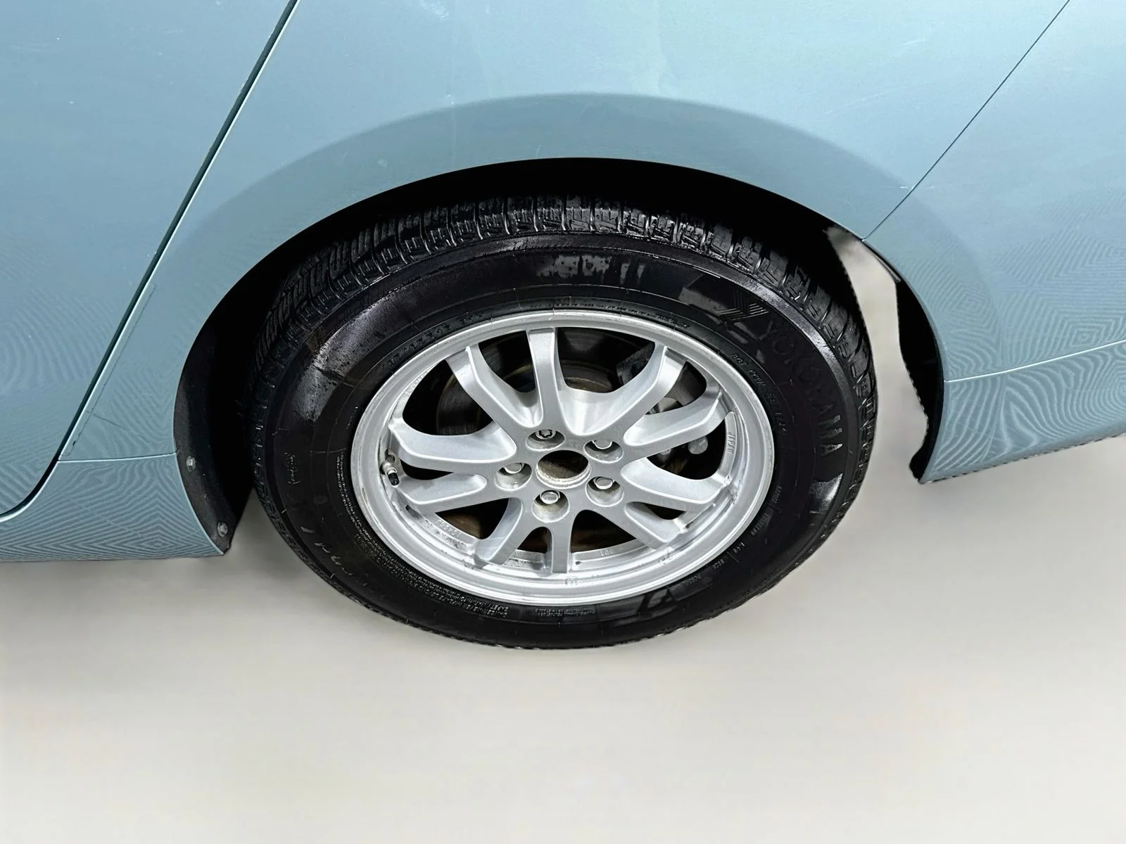 Used 2017 Beige Toyota Three image 22