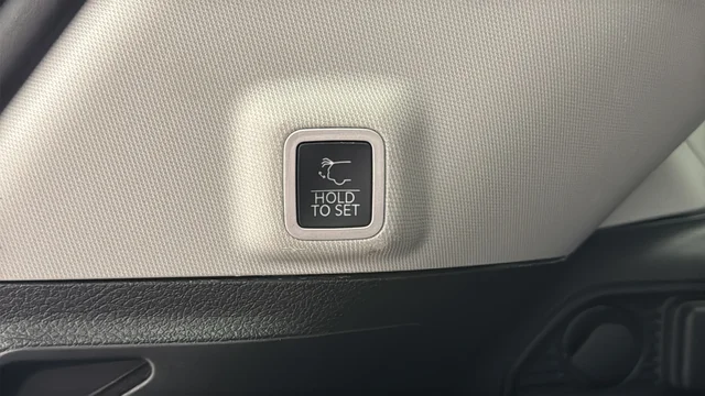 Used 2022 Bright White Clearcoat Jeep Limited image 29